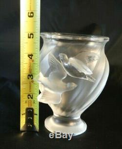 Lalique Frosted Crystal Rosine Oval Vase With Two Doves EXCELLENT CONDITION