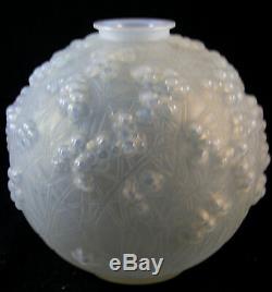 Lalique Gui de Chene Vase