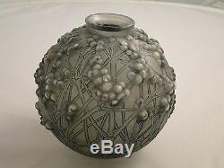 Lalique Vase Purple Cranberries 1920/30 Large Rare Shape & Design, French