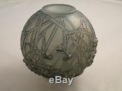 Lalique Vase Purple Cranberries 1920/30 Large Rare Shape & Design, French