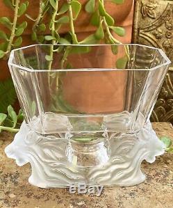 Large LALIQUE France Venise Double Lion Clear Frosted Crystal Vase PERFECTION