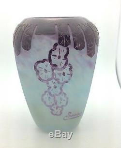 Le Verre Francais cameo glass vase. Signed Charder France