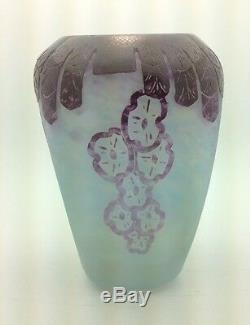 Le Verre Francais cameo glass vase. Signed Charder France