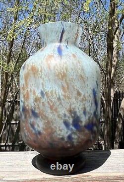 Lorraine Daum Nancy French Art Glass 9 3/4 Tall Vase