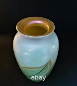 Lundberg Studios Art Glass Magnolia Vase #061473