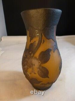 Muller Freres Cameo Vase 4 3/8 Tall