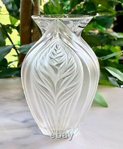 NEW Undamaged Lalique Pavie Vase 5 Tall French Crystal Signed Authentic Frosted