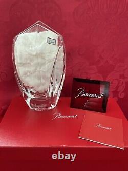 NIB FLAWLESS Glass BACCARAT France Swirl GIVERNY R RIGOT Crystal FLOWER BUD VASE