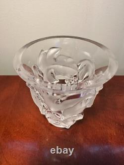 New! Hand-Signed LALIQUE Samur Grapevine Frosted Crystal Glass Vase 5-3/8