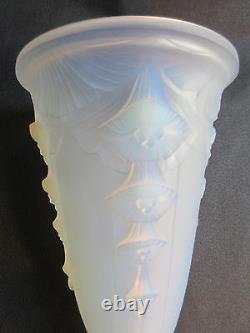 RARE French vase opalescent crystal signed VERLYS 4 stunts of bindweeds