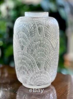 R Lalique Coquilles Vase Designed by Rene in 1920 Great Condition