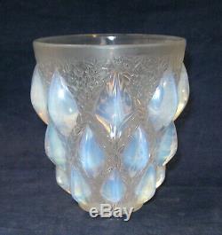 R Lalique Rampillon Opalescent Vase