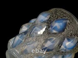 R Lalique Vase Art Deco Rampillon Pattern Opalescent Glass Circa 1930