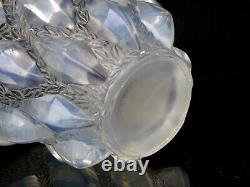 R Lalique Vase Art Deco Rampillon Pattern Opalescent Glass Circa 1930