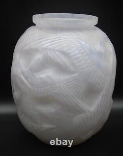 ° Rare Antique Art Deco French Glass Hirondelles Glass Vase Pierre By D'avesn