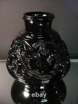 Rare Pierre D'Avesn French Art Deco Black Ebony Incised Gazelle Vase France 1925