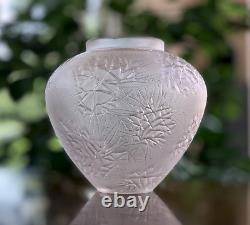 Rene Lalique Esterel Vase Excellent Condition Signed R Lalique (René)