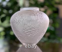 Rene Lalique Esterel Vase Excellent Condition Signed R Lalique (René)