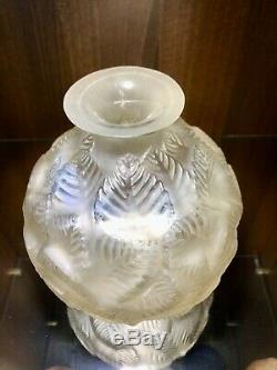 Rene Lalique Ormeaux Clear and Frosted Glass Vase (984) with Provenance