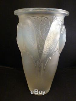 Rene' Lalique Vase Ceylan Signed 1924 Model 905 Opalescent RARE EXCELLENT COND