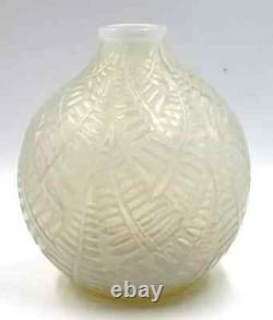 Rene R. Lalique French Art Glass 7 Espalion Opalescent Vase