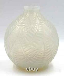 Rene R. Lalique French Art Glass 7 Espalion Opalescent Vase