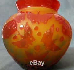 STUNNING V. RARE CHARLES SCHNEIDER HAND CARVED CAMEO GLASS VASE with BUTTERFLIES