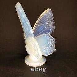 Sabino French Art Deco Large Butterfly Opaline Glass Statue Signed Sabino Paris