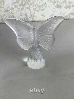 Set Of Lalique Clear & Frosted Glass Butterflies Vase 8 And Figures But