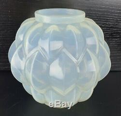 Signed Rene Lalique Nivernais Art Deco Opalescent Glass Vase No 1005 Circa 1927