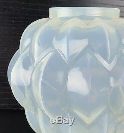 Signed Rene Lalique Nivernais Art Deco Opalescent Glass Vase No 1005 Circa 1927