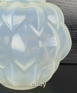 Signed Rene Lalique Nivernais Art Deco Opalescent Glass Vase No 1005 Circa 1927