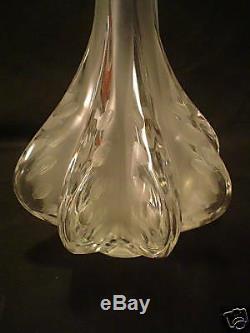 Spectacular Lalique Clear & Frosted Claude 14 Vase