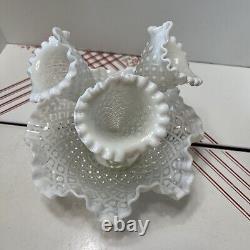 Vtg Fenton Diamond Lace French White Opalescent 3 Horn Epergne Art Glass Vase