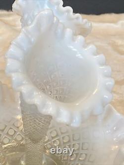 Vtg Fenton Diamond Lace French White Opalescent 3 Horn Epergne Art Glass Vase