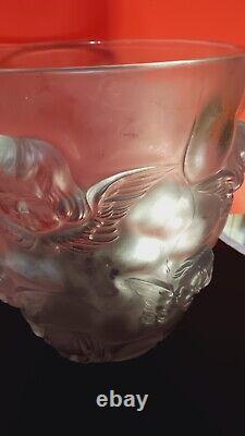 Vtg French Sculpted Lalique-Style Figural Cherub Angel Frosted Glass Vase 9