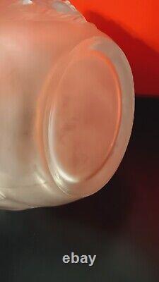 Vtg French Sculpted Lalique-Style Figural Cherub Angel Frosted Glass Vase 9