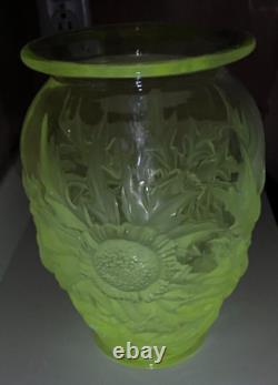 Vtg Verlys Alpine Thistle Vase French Art Glass 1930s Signed Manganese Glow